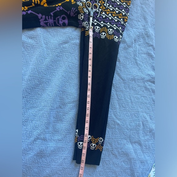 Halloween dancing skeleton sweater, fun.com brand - Picture 9 of 10